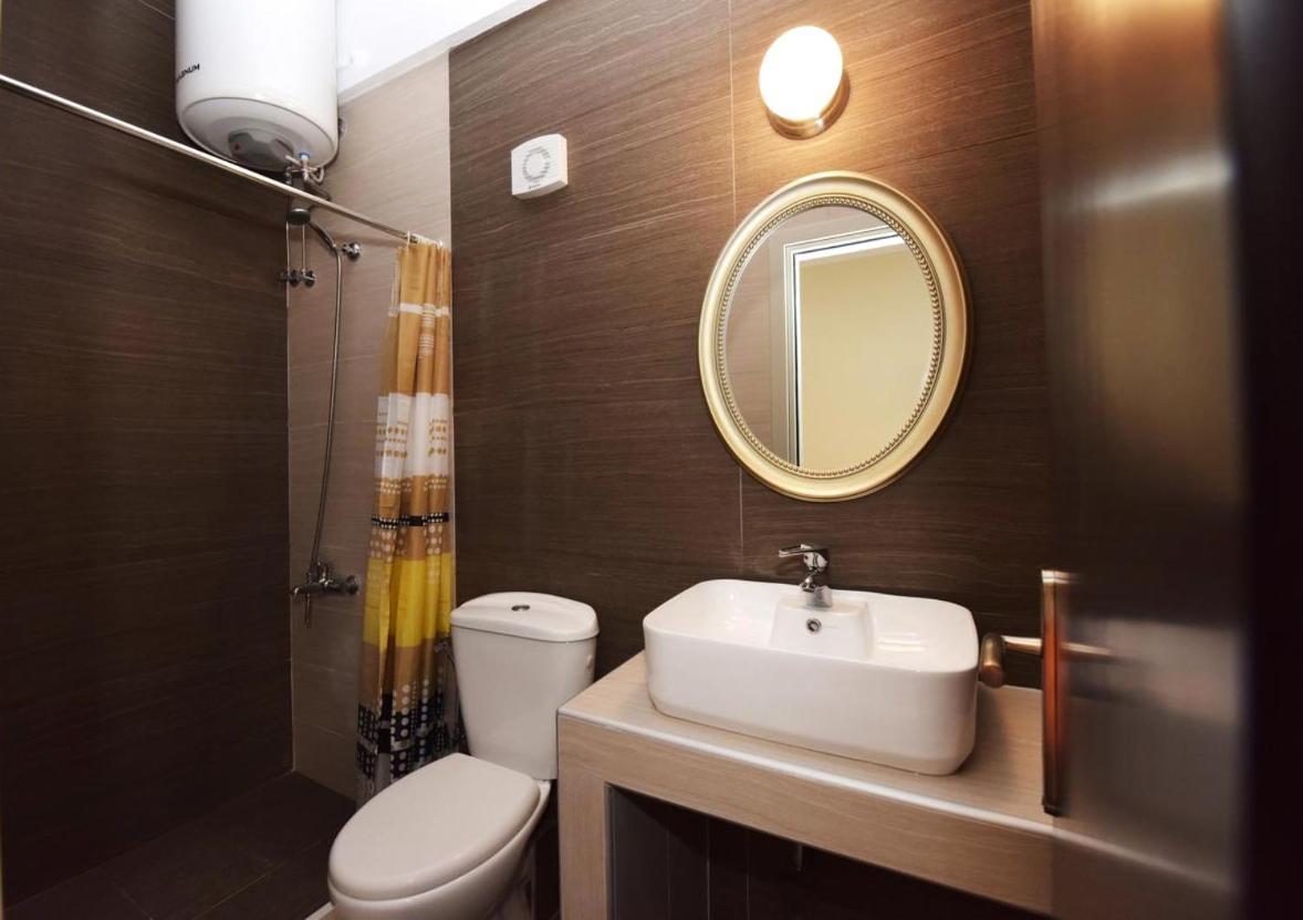 פלוגיטה Elia Beach Modern Suites מראה חיצוני תמונה
