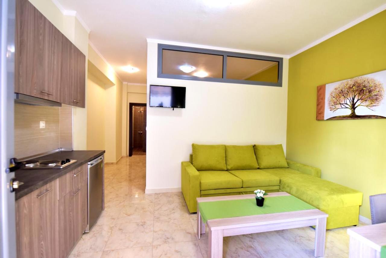 פלוגיטה Elia Beach Modern Suites מראה חיצוני תמונה